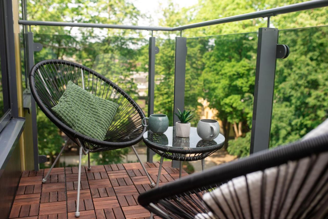 Apartment 2 Bedroom Apt, 2 Garage Spots & Balconies, Self Check-in, By Cohost Druskininkai