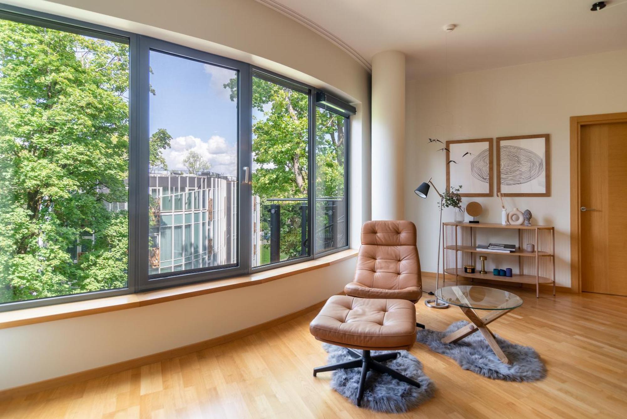 2 Bedroom Apt, 2 Garage Spots & Balconies, Self Check-in, By Cohost * Druskininkai